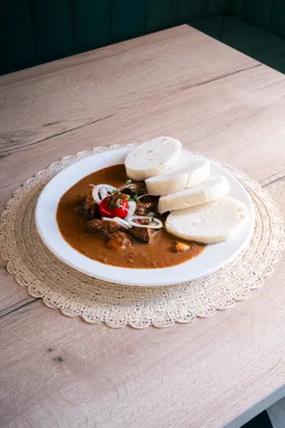 Servírování v restauraci
