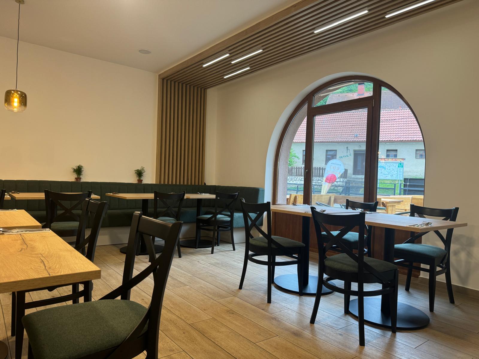Interiér restaurace Eden Pálava